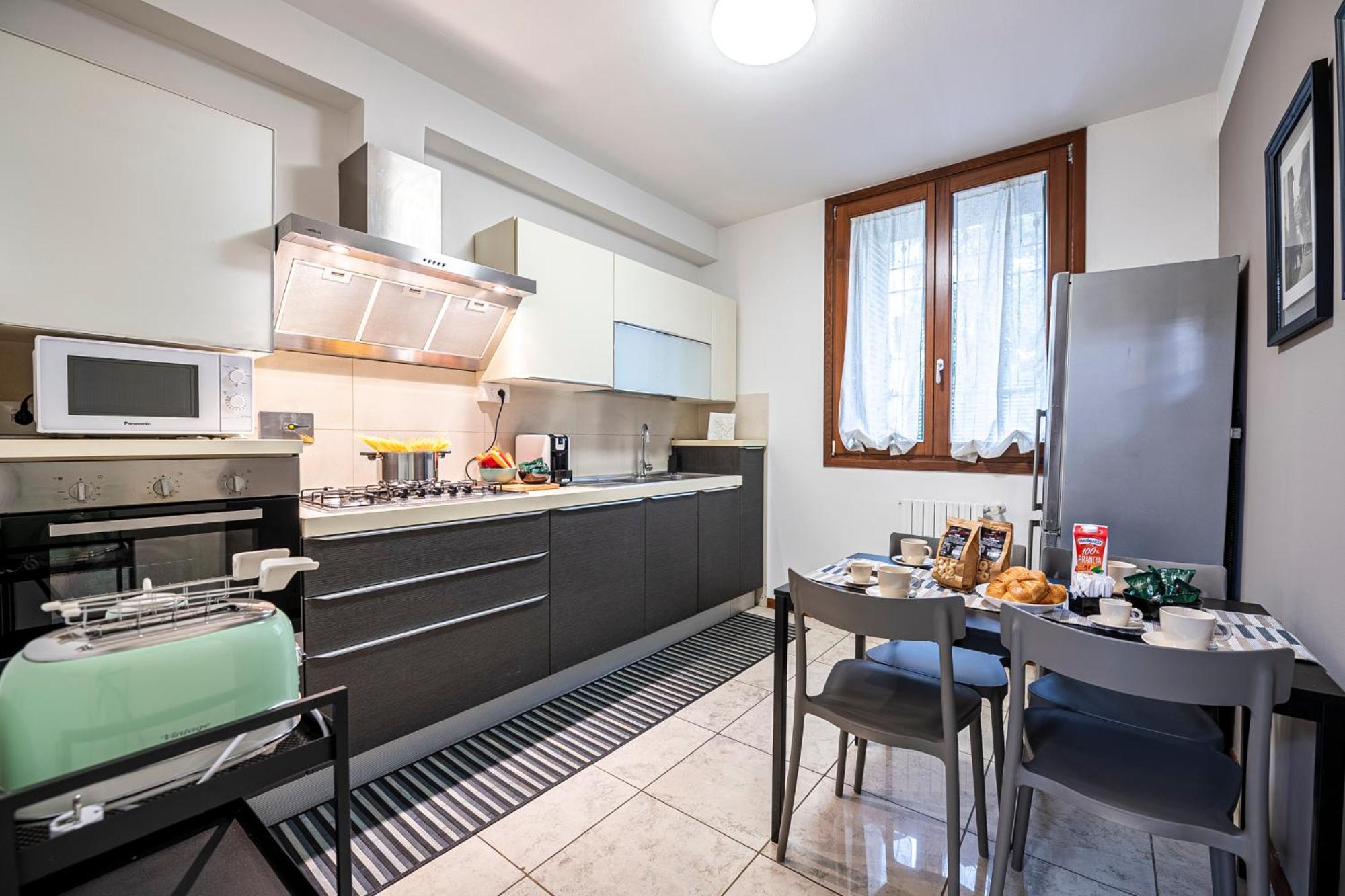 "Once Upon A Time" Cherubini Palace Thematic Apartments Free Parking Florence Ngoại thất bức ảnh